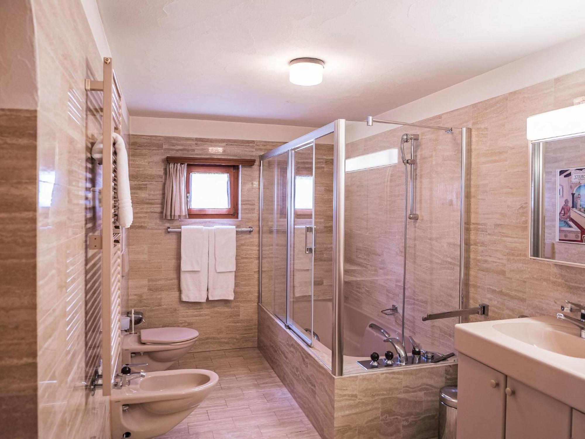 Apartment Chesa Mezzaun By Interhome ツオウ エクステリア 写真