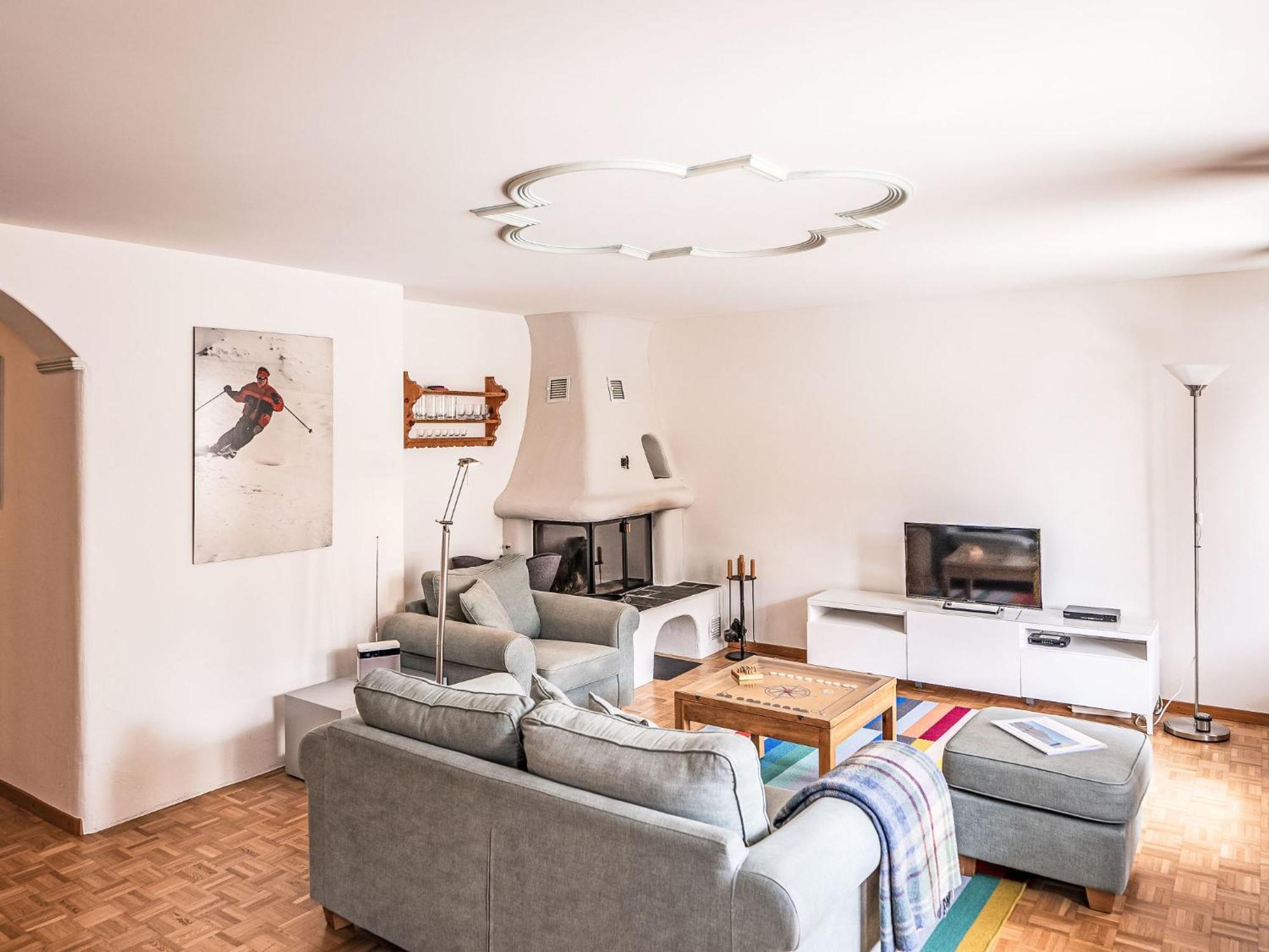 Apartment Chesa Mezzaun By Interhome ツオウ エクステリア 写真