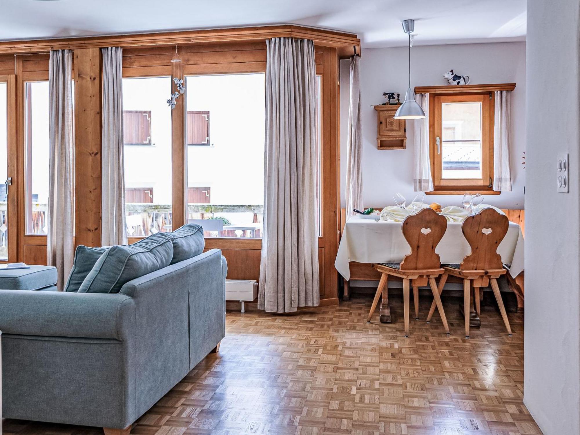 Apartment Chesa Mezzaun By Interhome ツオウ エクステリア 写真